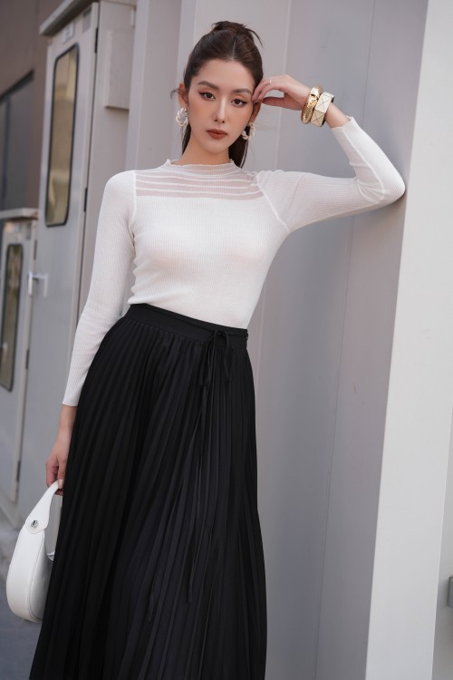 Sixdo Black Pleated Raw Flared Skirt